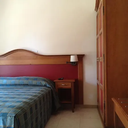 Cristall Hotel 3*