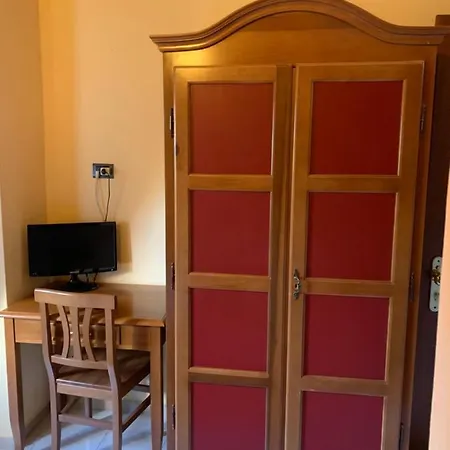 Hotell Cristall Rocca di Cambio